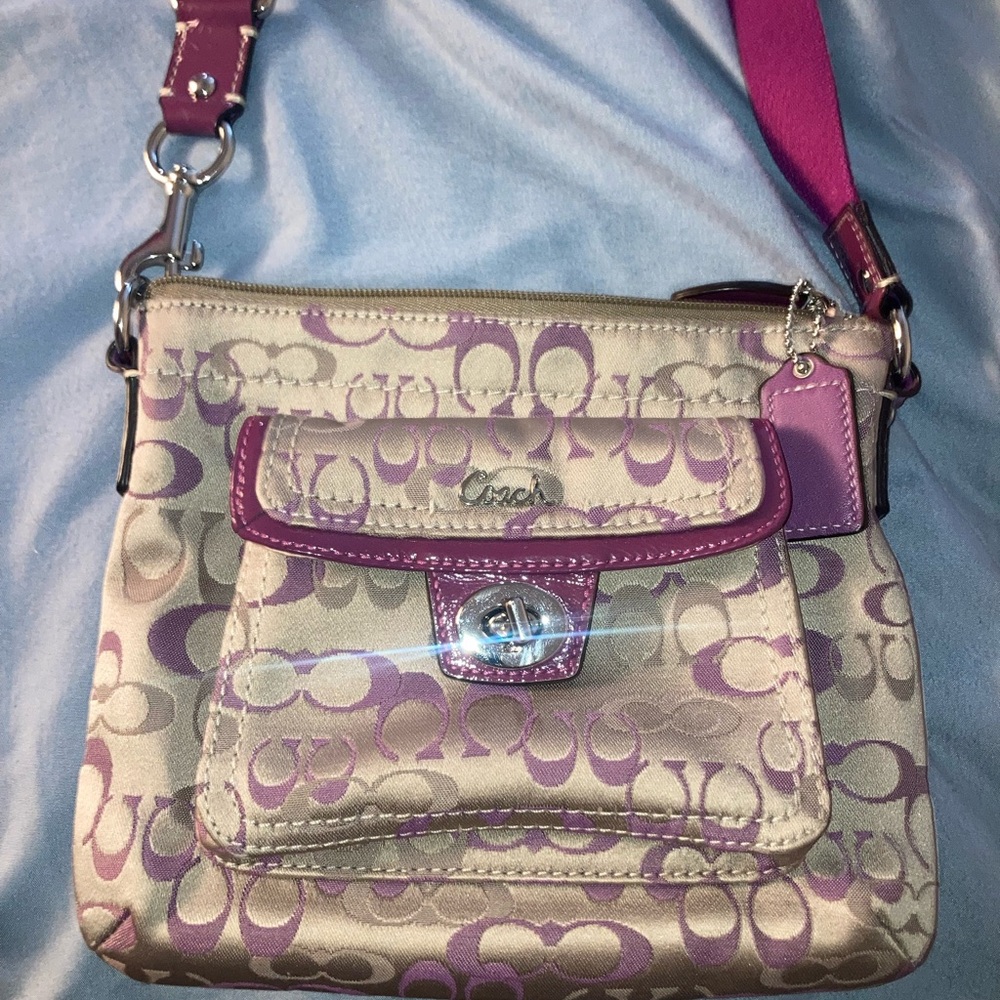 Coach Lavender Signature Crossbody with Magenta Strap - Picture 2 of 9